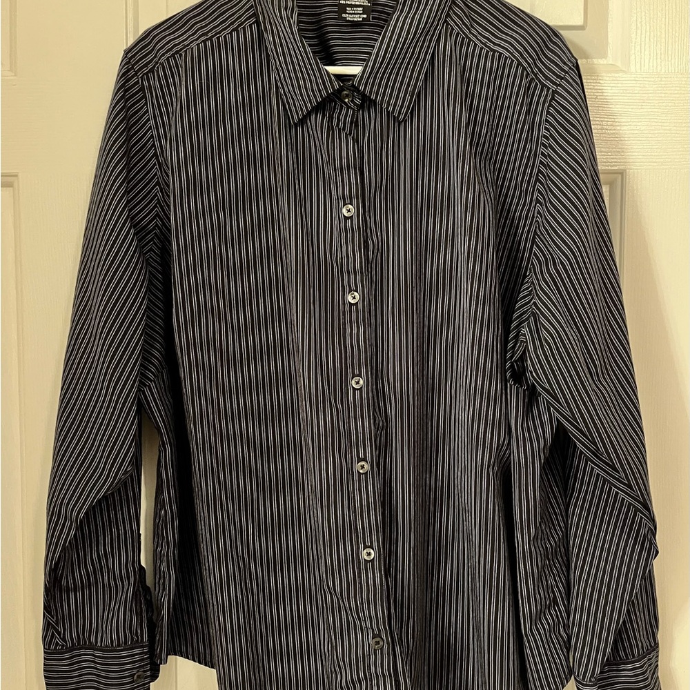 George, 4X (26w-28w), Black & Blue stripe and long sleeve.
